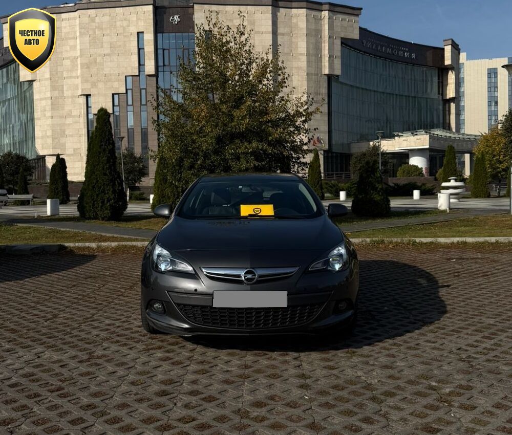 Opel Astra GTC — 2012